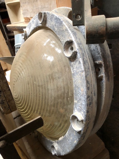 Round recessed light fittings.