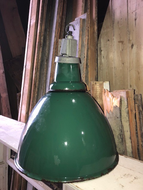 Industrial enamel light fitting - 18