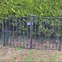 Gates - bllack wrought iron driveway 7 1/2ft x 50inch tall