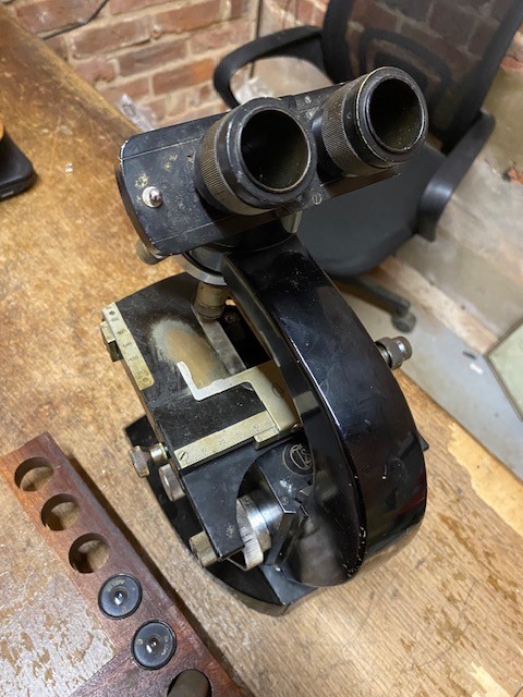 Microscope