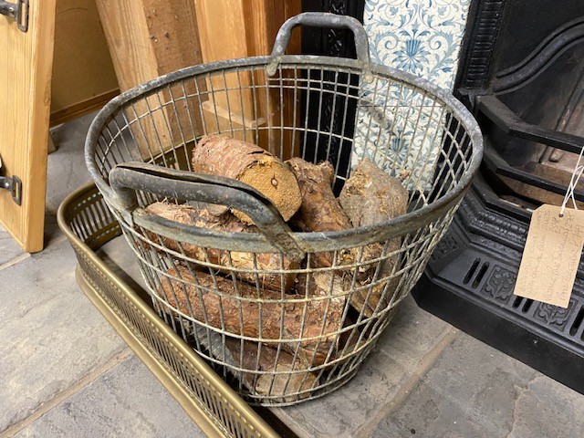 Log store baskets