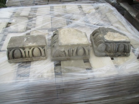 Suffolk White Egg & Dart feature bricks