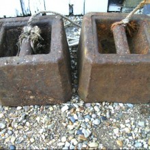 Weights - Cast iron weights or dead anchors