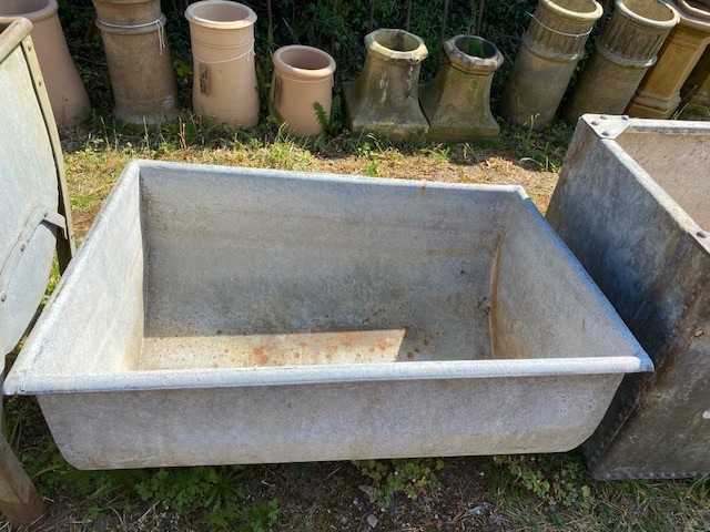 Tank - galvanised Half round based
