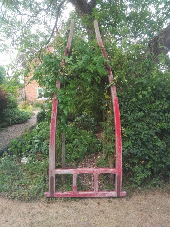 Photo opportunity - Vintage rustic Cart stays